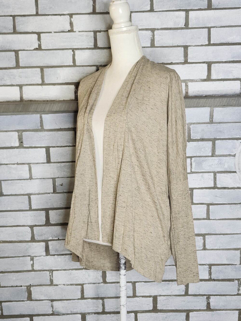 • NWT Metaphor Women’s Lightweight Open Cardigan Sz L Multicolor Polyester Blend